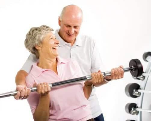 styrketräning för äldre män och kvinnor